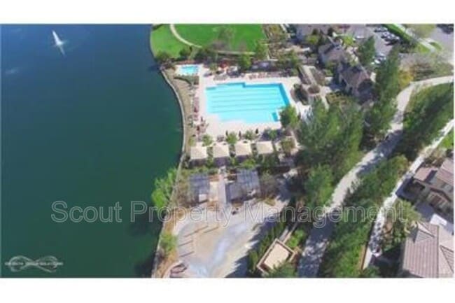 Building Photo - 40021 Spring Pl Ct