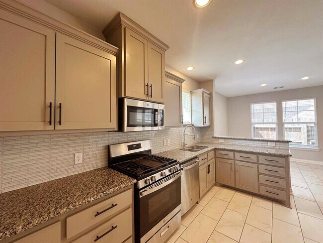 Building Photo - 7638 Bronze Trail Dr