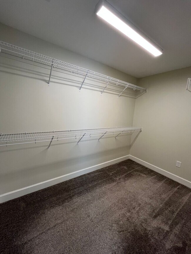 Building Photo - 116 Bluet Ln