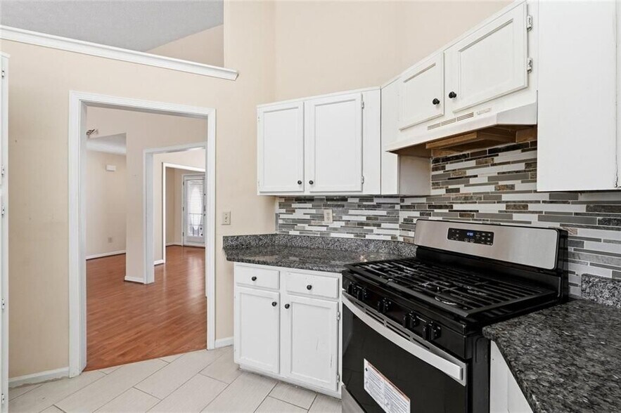 Building Photo - 2600 Avalon Pl