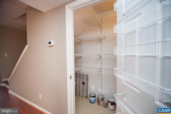 Building Photo - 1566 Garden Ct