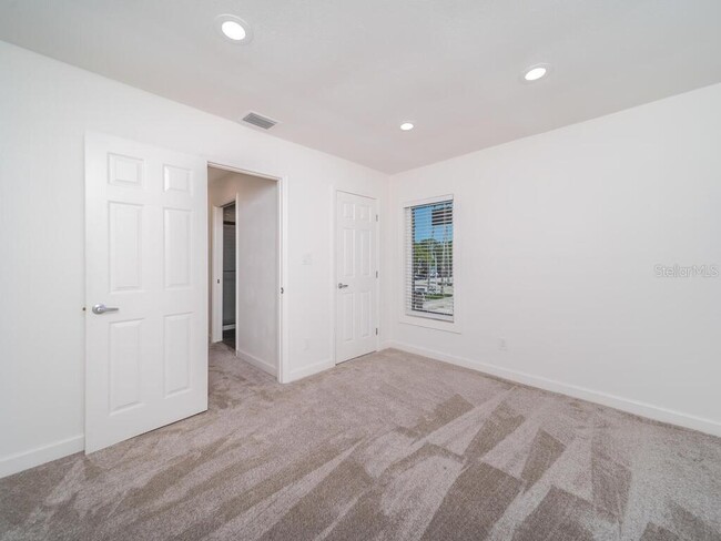 Building Photo - 3120 Beach Blvd S