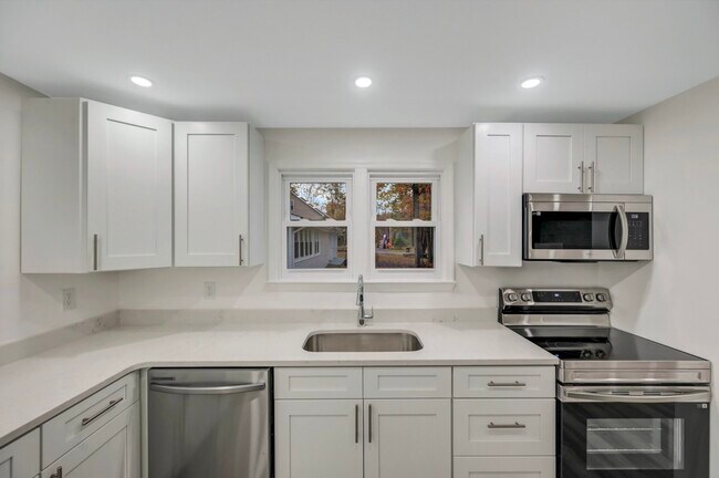 Building Photo - 752 Toll Rd