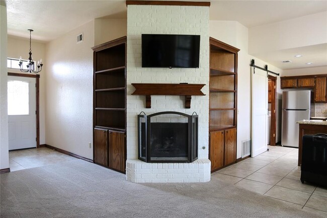 Building Photo - 13000 S Robinson Ave