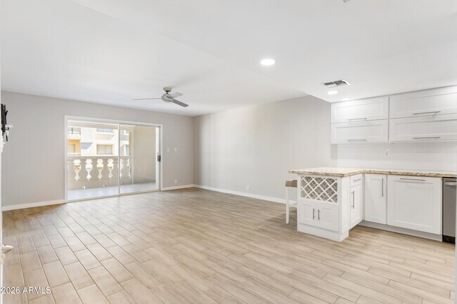 Building Photo - 7820 E Camelback Rd