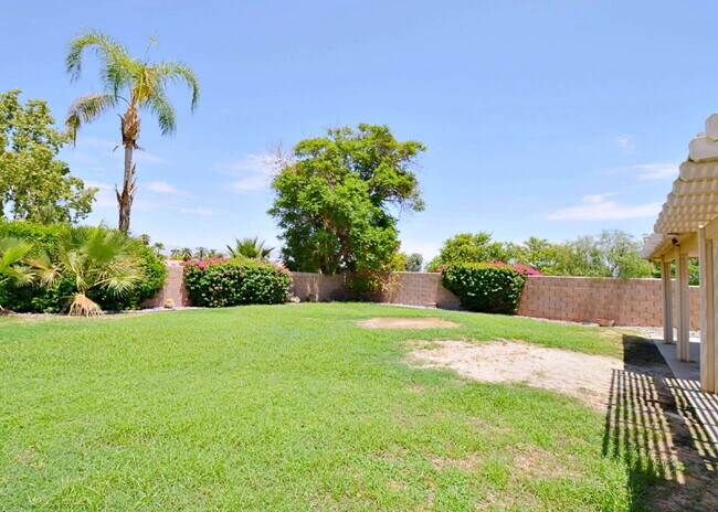 Building Photo - 3-Bedroom Home, Large backyard  & Pets Welcome