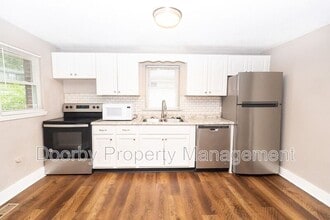 Building Photo - 403 Warren St