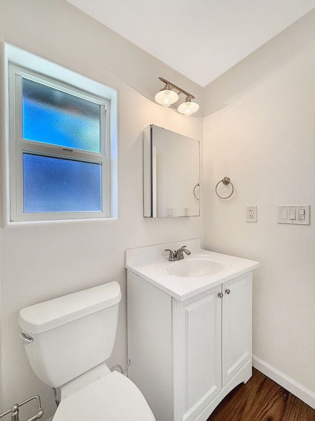Building Photo - Beautiful 4BD/3BA House in Clairemont W/ A...