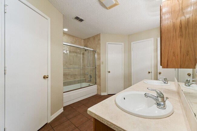 Building Photo - Beautiful  2 story home in Keller with Master Bedroom Downstairs