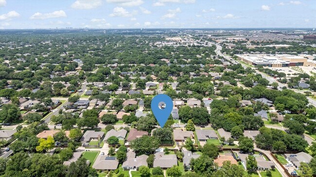 Building Photo - 7830 La Sobrina Dr