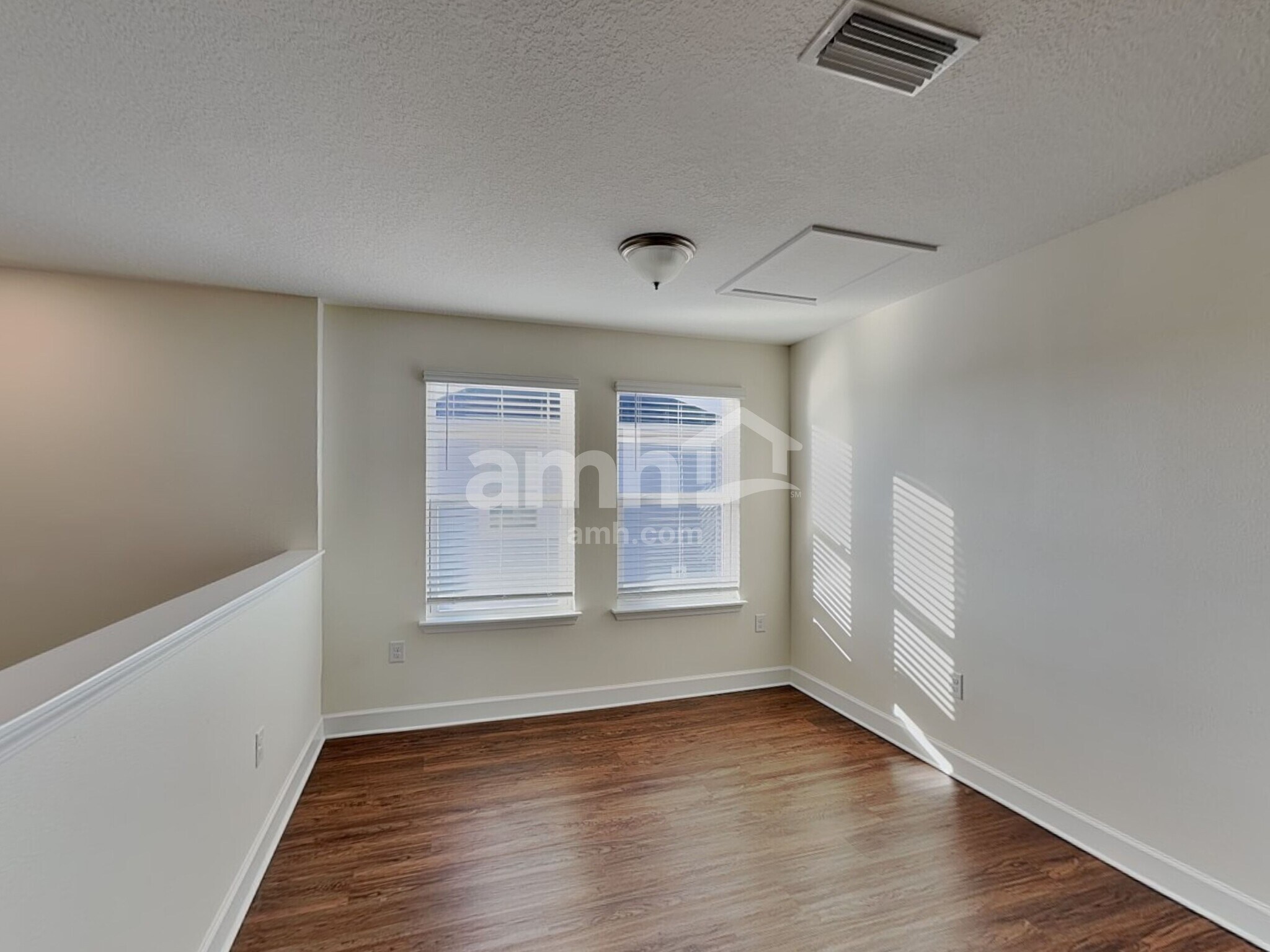 Building Photo - 524 Pine Terrace Dr