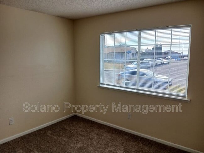 Building Photo - 400 Mokelumne Dr