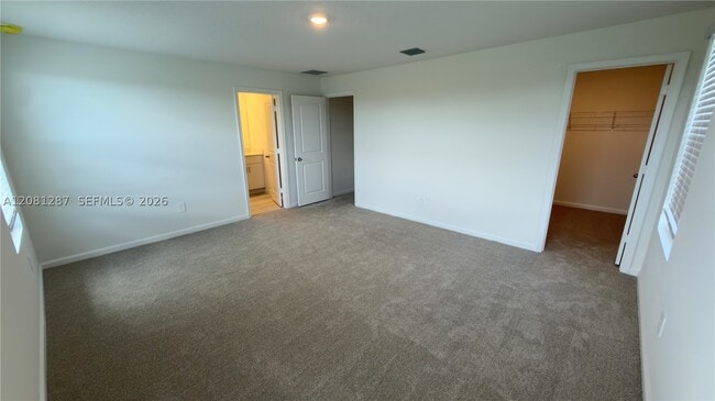 Building Photo - 568 Salisbury Cir