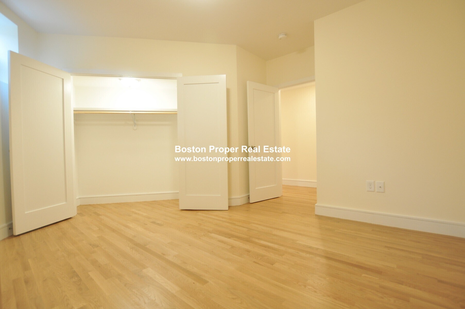 Building Photo - 877 Beacon St