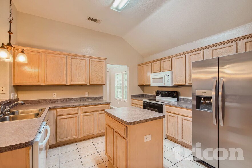 Building Photo - 110 Forest Park Ln