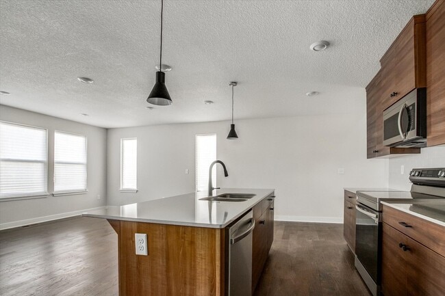 Building Photo - 3744 SW Maryville Pl