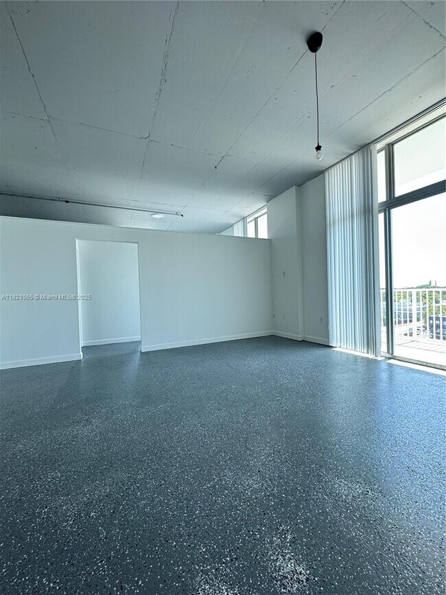 Building Photo - 2100 Van Buren St
