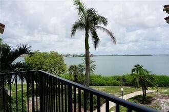 Building Photo - 6322 Palma Del Mar Blvd S