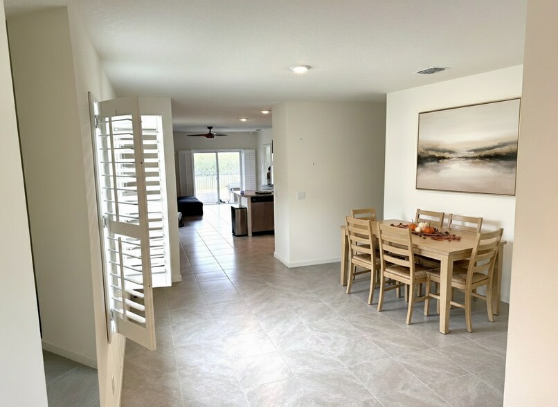 Building Photo - 12230 SW Rimini Way