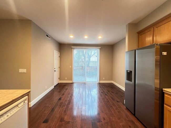 Building Photo - 4102 Voltaire St