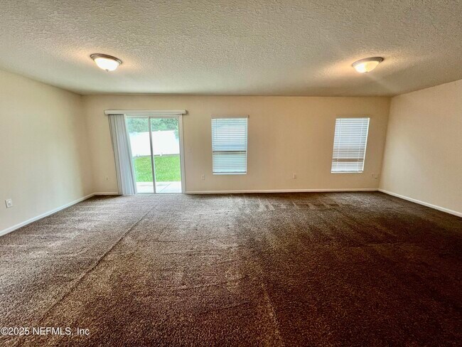 Building Photo - 3242 Rogers Ave