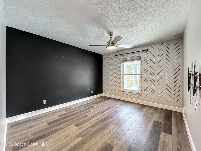 Building Photo - 1342 Richwood Cir