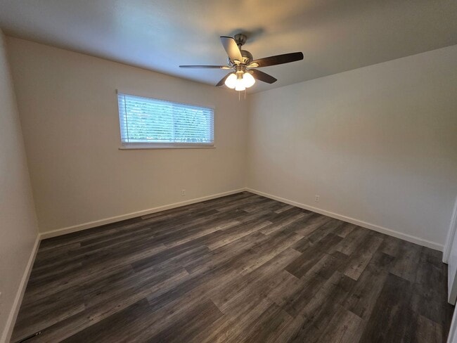 Building Photo - Bowen/Phelps Duplex