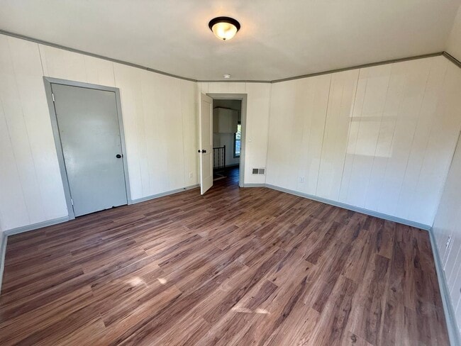 Building Photo - 2 Bed 1 Bath Single Family Home in Wausau