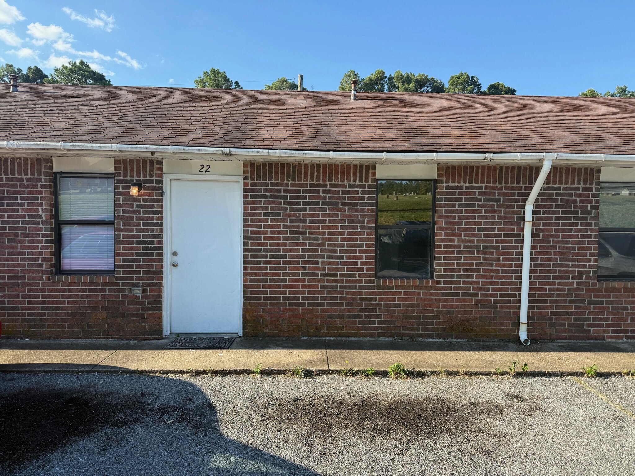 Building Photo - 583 E Roller Ave