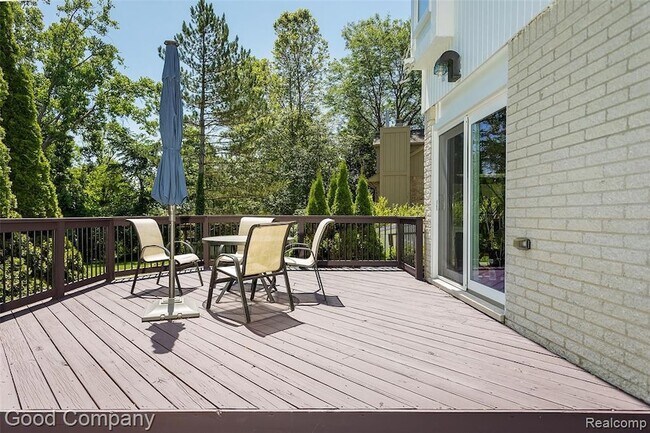 Building Photo - 30384 Castleford Ct
