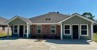 Building Photo - 402 Lake Lamond Rd