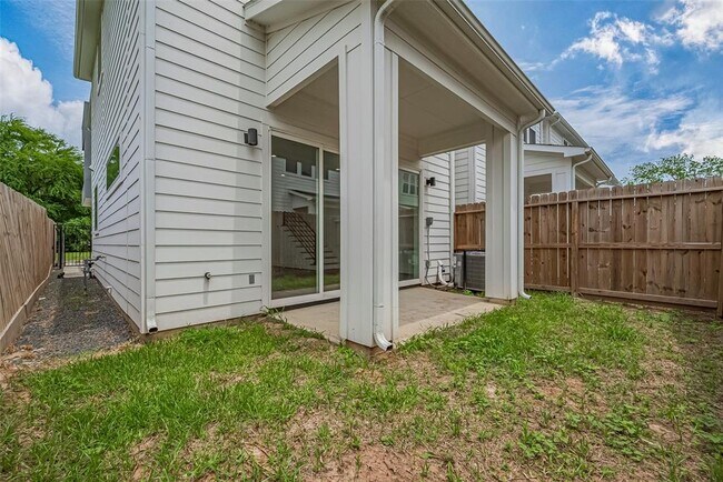 Building Photo - 3510 Hadley St