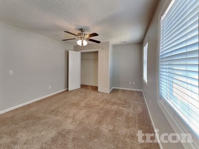 Building Photo - 5204 Halverson Ct