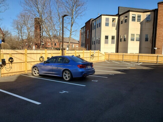 Building Photo - 39 Herrick Rd