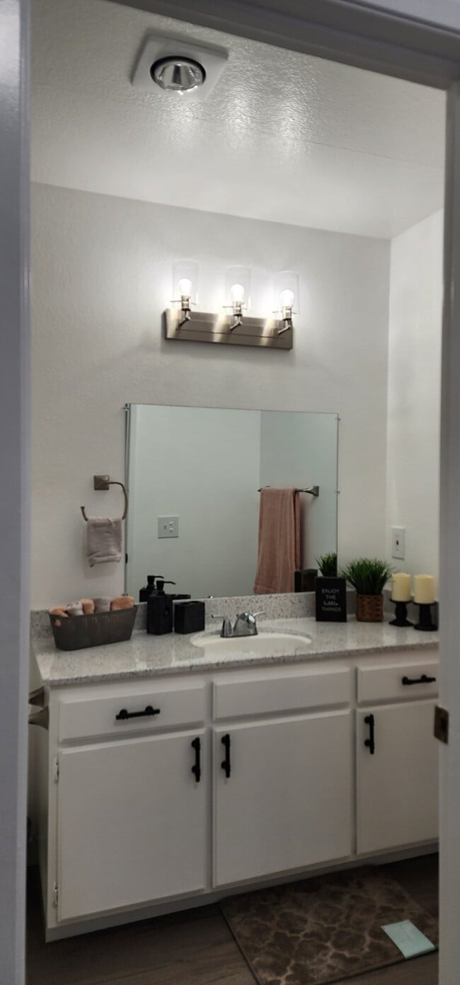 Building Photo - Town Center Terrace