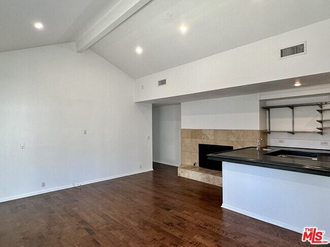 Building Photo - 510 Avenue 64