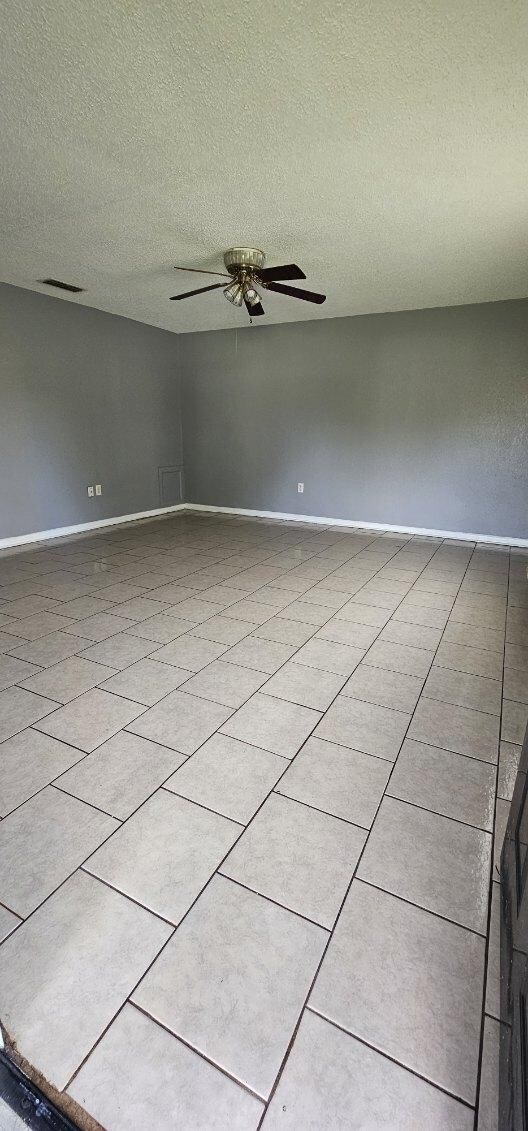 Building Photo - 2422 Crystal Hills Loop E