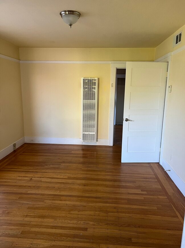 Building Photo - 1279 California Dr