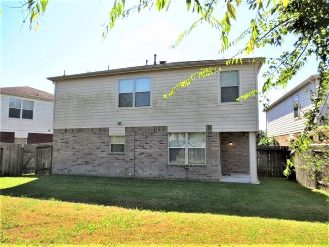 Building Photo - 17406 Hoover Gardens Dr