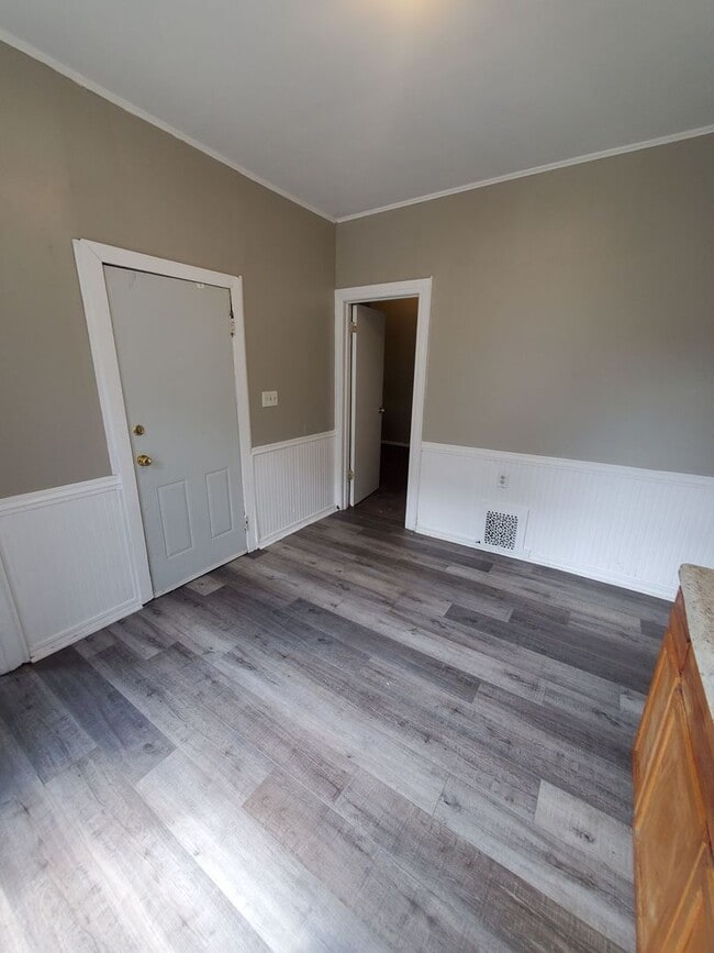 Building Photo - 1343-1345 N 32nd St. (Duplex)