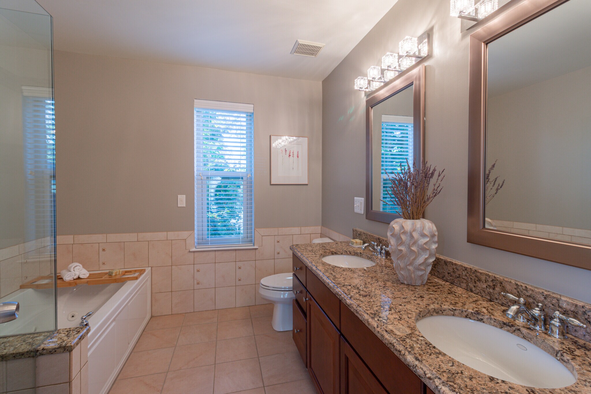 Building Photo - 3334 Cummings Ave