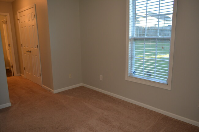 Building Photo - 3012 Nancy Dr