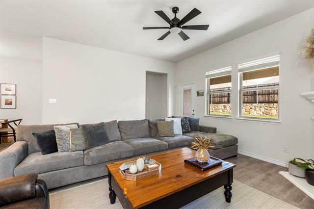 Building Photo - 4122 Ellinger Dr