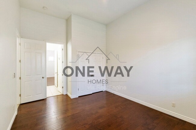 Building Photo - 4432 E Ford Ave