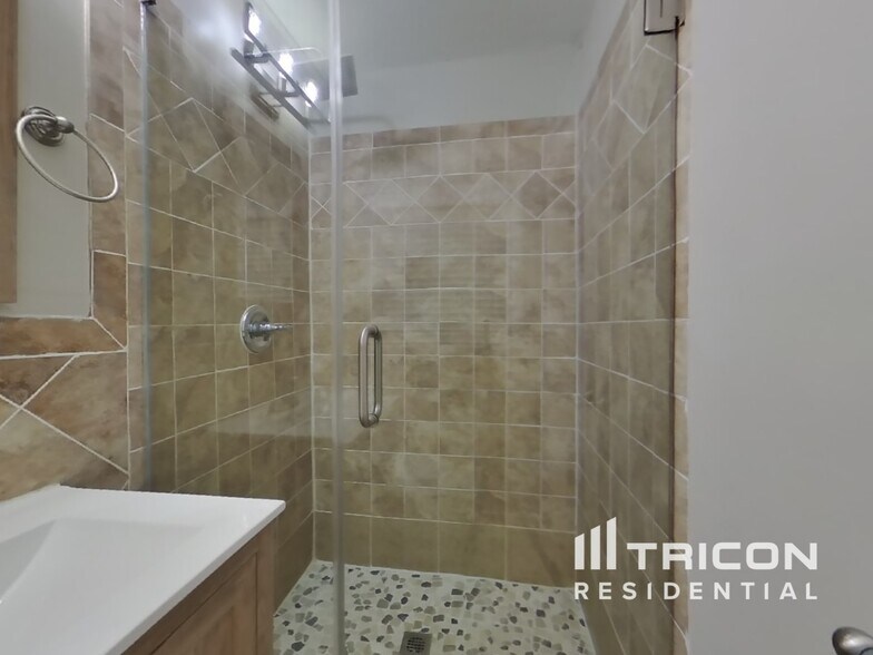 Building Photo - 5336 Orchard Pl