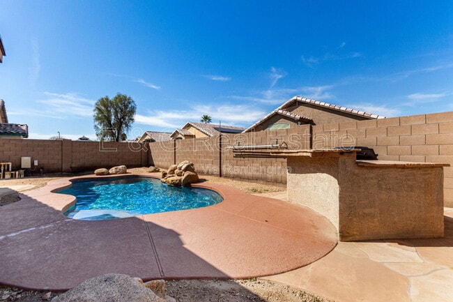 Building Photo - 15820 W Monroe St