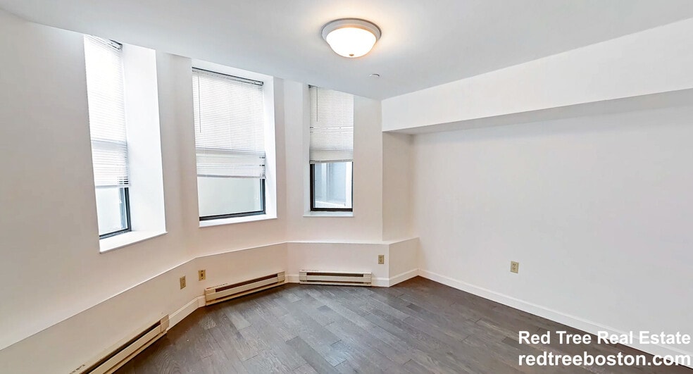 Primary Photo - 109 Queensberry St