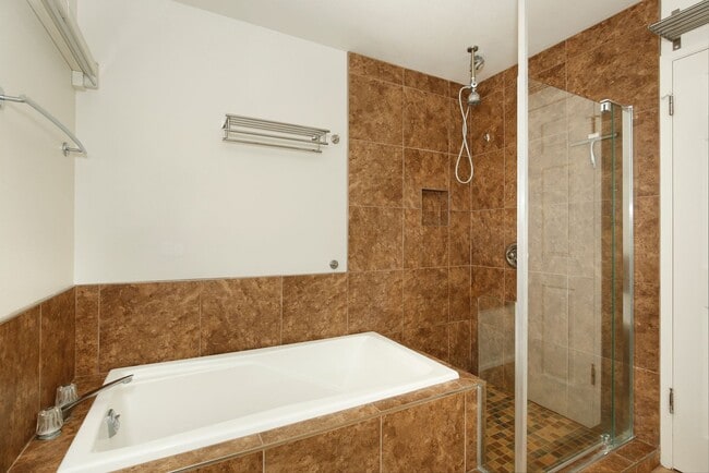 Building Photo - Convenient Location with AC and Solar Photovoltaic