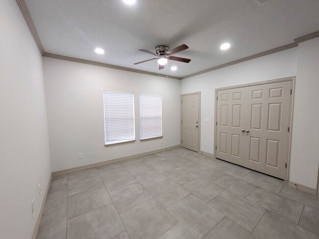 Building Photo - 2925 Pecos St