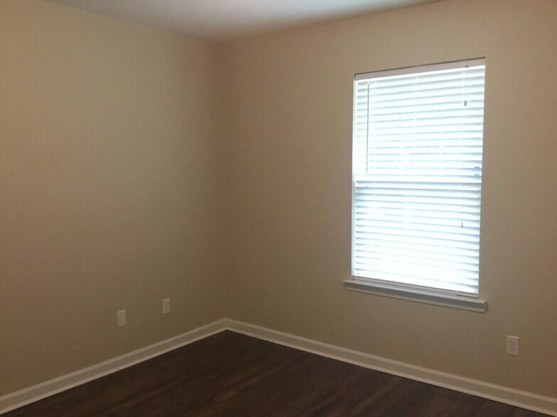 Building Photo - 134 Aquinnah Dr